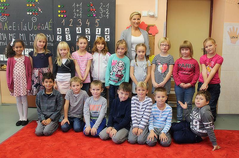První ročník Základní škola Malešov s třídní učitelkou Janou Hájkovou.