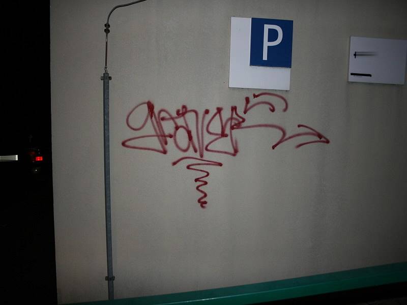 Práce vandala v Potoční ulici v Kutné Hoře