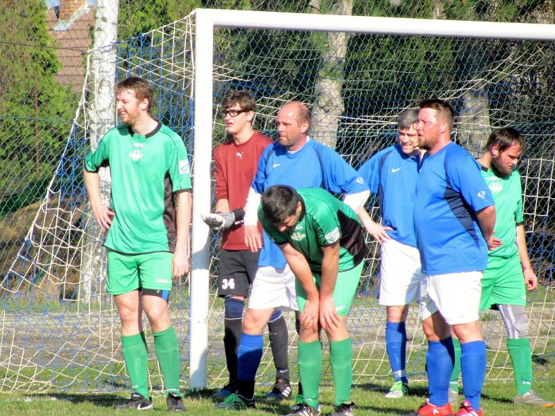 Fotbalová III. třída: SK Kluky - TJ Sokol Červené Janovice 2:1 (0:0).