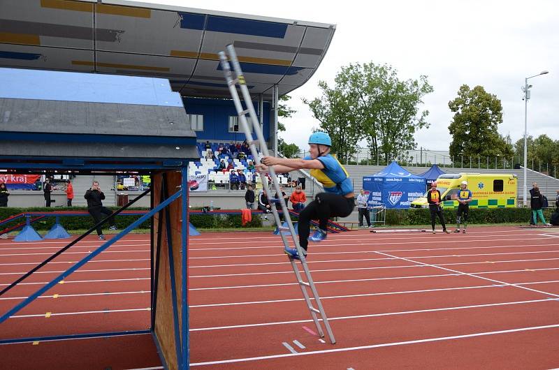 Na Městském stadionu Sletiště v Kladně se o víkendu 23. a 24. června uskutečnila hlavní část Krajské soutěže v požárním sportu profesionálních a dobrovolných hasičů.