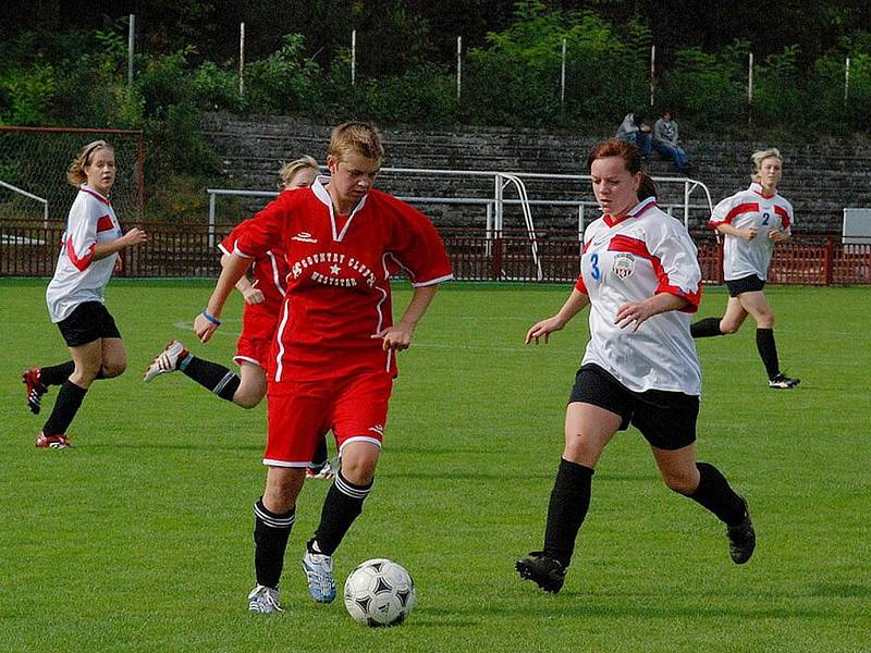 Z utkání fotbalistek Kutná Hora - Uhlířské Janovice 0:0