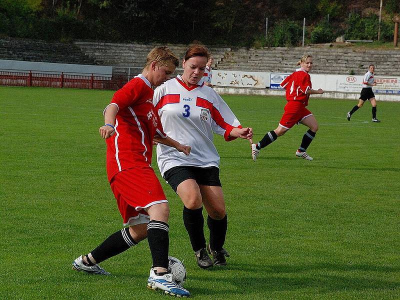 Z utkání fotbalistek Kutná Hora - Uhlířské Janovice 0:0