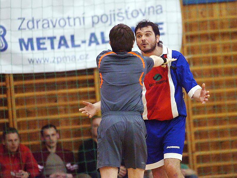 Odvety čtvrtfinále Rasyguard play off Club Deportivo futsalové ligy, 17. března 2011.