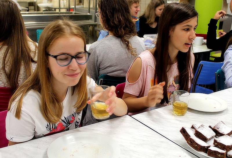 Studenti férově posnídali na Gymnáziu Jiřího Ortena