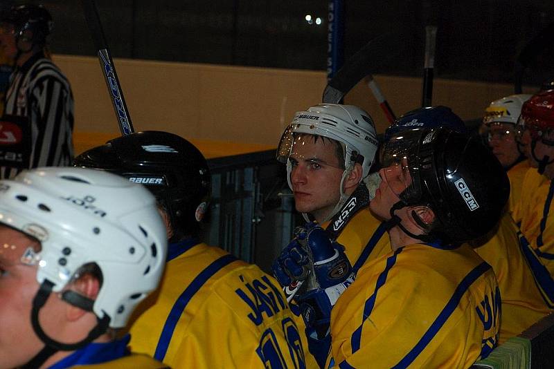 Hokej II. liga: K. Hora - Benešov 4:5, neděle 4. října 2009