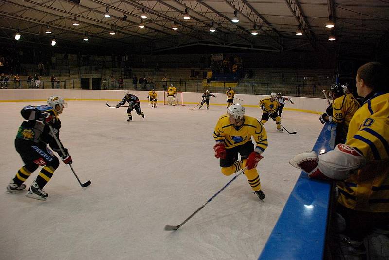 Hokej II. liga: K. Hora - Benešov 4:5, neděle 4. října 2009