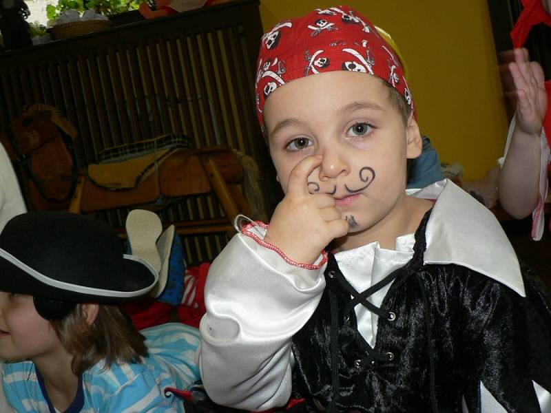 Děti si karneval užily v Mateřské škole Dačického Kutná Hora.