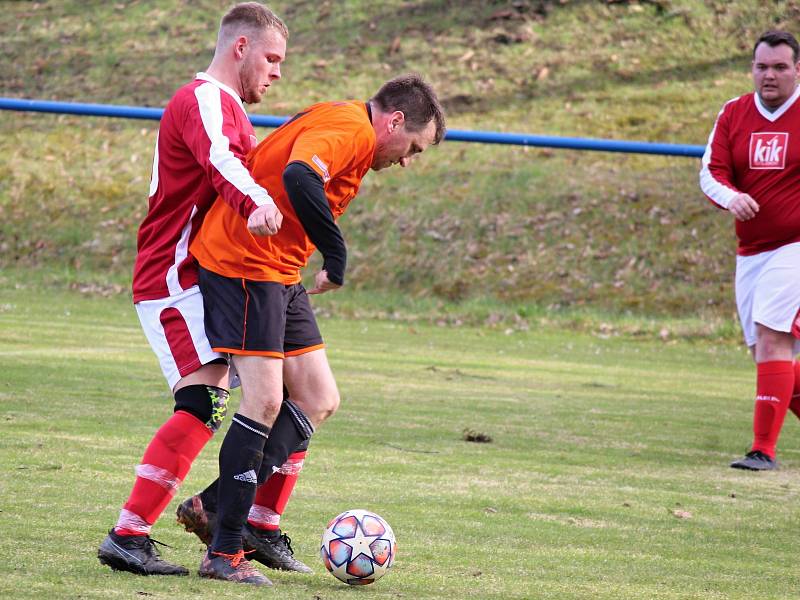 Fotbalová IV. třída, skupina B: SK Zbraslavice B - SK Malešov B 2:4 (0:2).