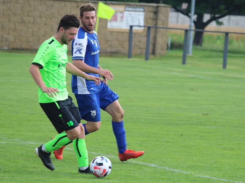 Letní fotbalová příprava: Hlízov - Vlašim B 5:2 (2:0).