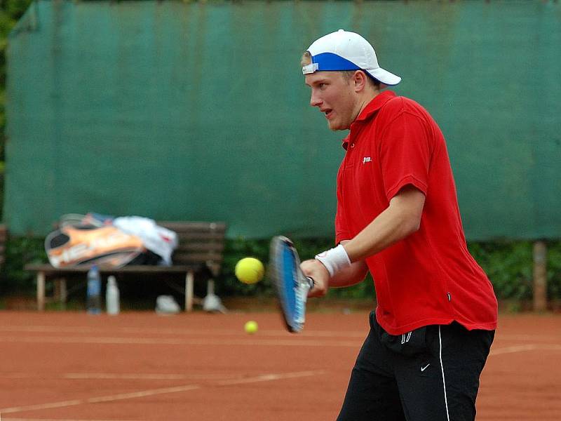 Tenis: Kutná Hora A - Houštka a Kutná Hora D - Týnec n. S., 15. května 2010.