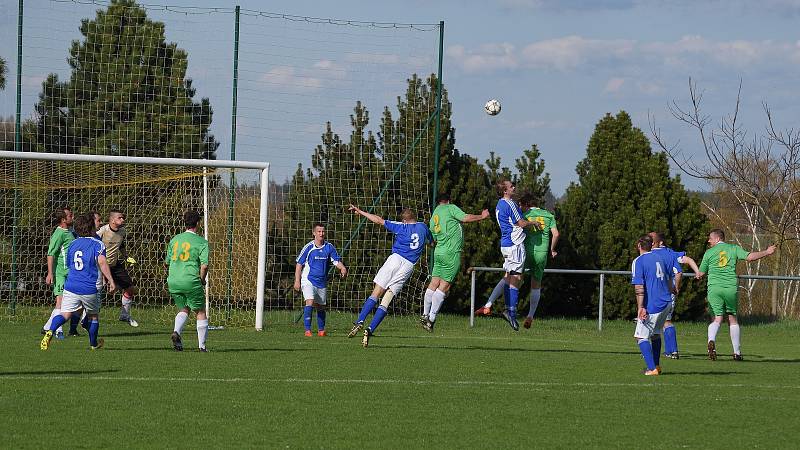 Zápas sedmnáctého kola okresního přeboru vyhrály Zbraslavice nad Chotusicemi 5:1.