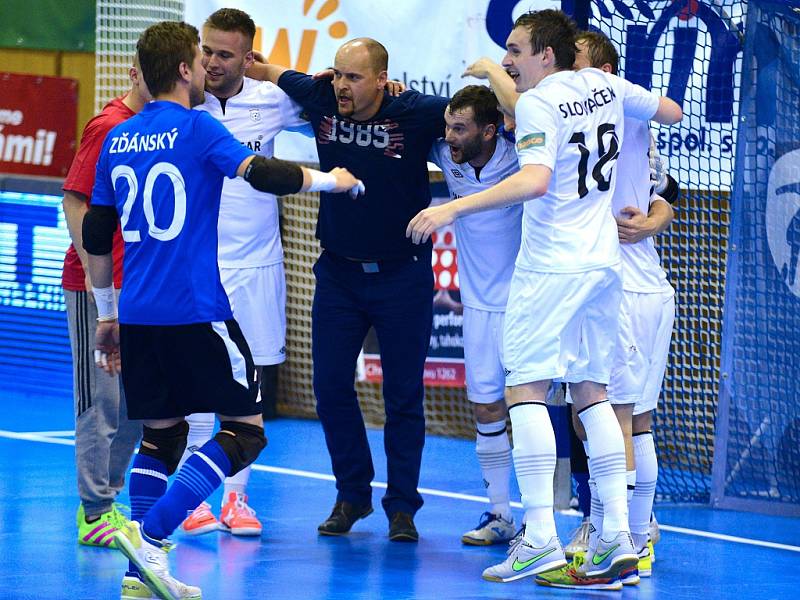 III. zápas finále play off CHANCE futsal ligy: FK ERA-PACK Chrudim - FC Benago Zruč n. S. 7:5 (5:2), 29. května 2016.