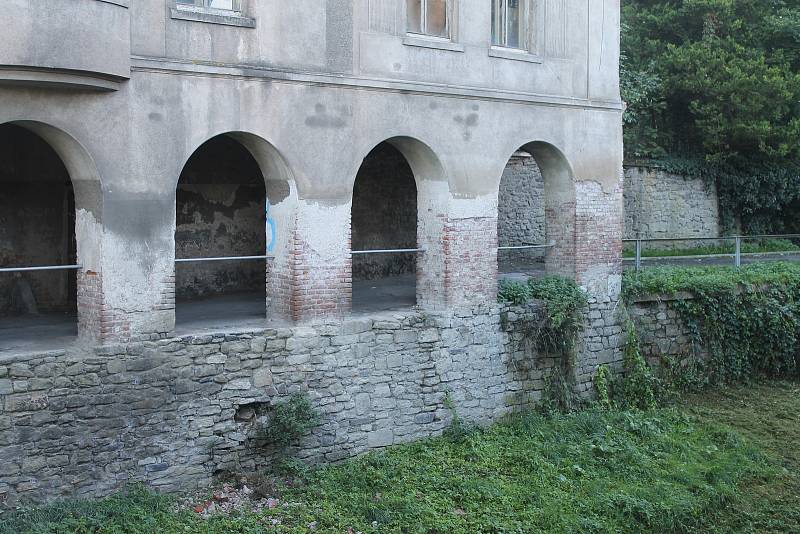 Demolice Nových mlýnů (Komoráčovský a Miránskovský) v Kutné Hoře.
