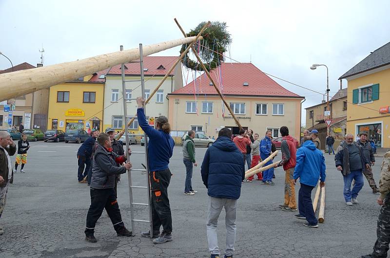 Zbraslavice mají máj.