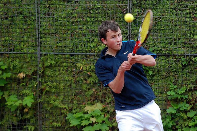 Tenis: Kutná Hora A - Houštka a Kutná Hora D - Týnec n. S., 15. května 2010.