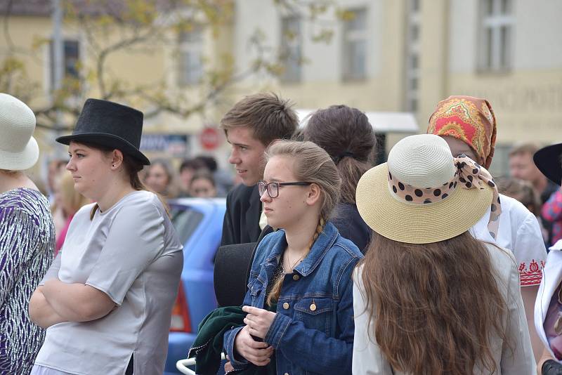 Prvomájový koncert pořádala Základní umělecká škola Uhlířské Janovice.