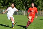 První zápas odehrál za Červené Janovice Václav Kadlec. Jeho tým vyhrál na hřišti Tupadel B 3:1.