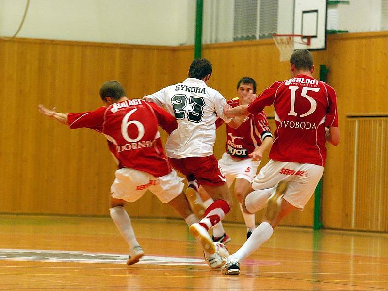 Benago Zruč nad Sázavou - Kajot Helas Brno 3:5 (0:0). 30.10.2010