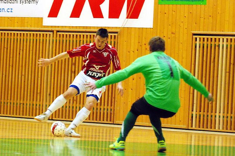 Benago Zruč nad Sázavou - Kajot Helas Brno 3:5 (0:0). 30.10.2010