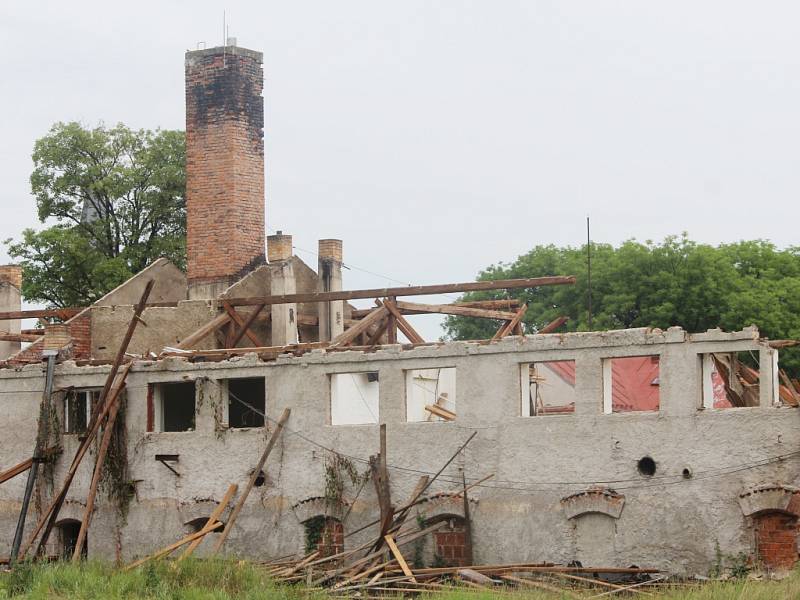 Demolice bývalé budovy ČSAD pokračuje