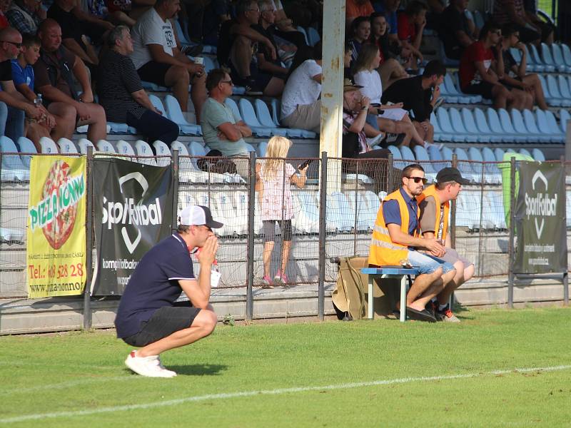 Fotbalová divize, skupina C: FK Čáslav - TJ Dvůr Králové nad Labem 3:0 (1:0).