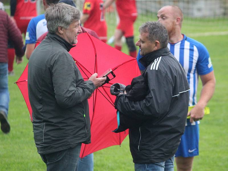 Letní liga Pivovaru Kutná Hora: TJ Sokol Červené Janovice - SK Církvice 8:4 (5:1).