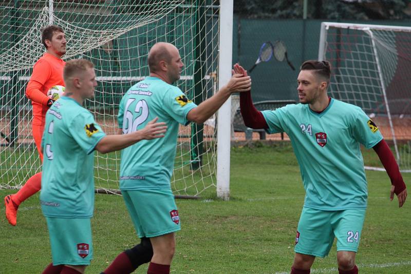 Fotbalová III. třída: TJ Sokol Červené Janovice - SK Kluky 7:1 (1:1).