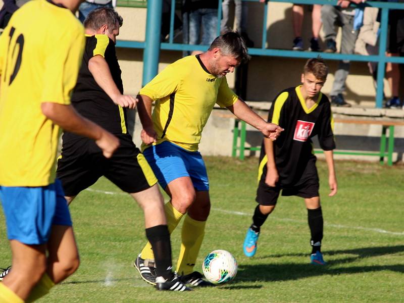 Fotbalová III. třída: TJ Sokol Vlkaneč - TJ Sokol Červené Janovice 9:0 (4:0).