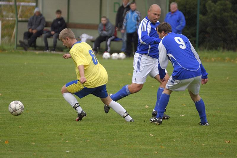 Utkání 7. kola okresního fotbalového přeboru: Zbraslavice - Sázava B 2:3.