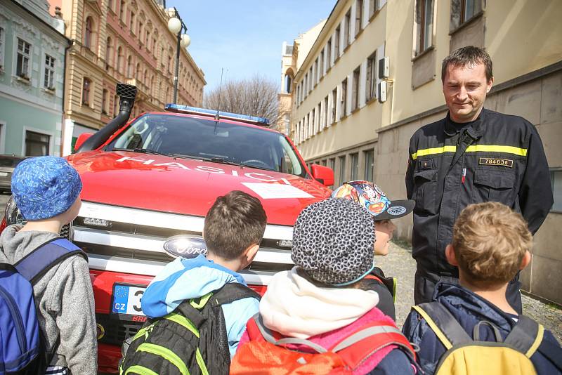 Z oslavy 50. výročí založení profesionálních hasičů v Kutné Hoře.