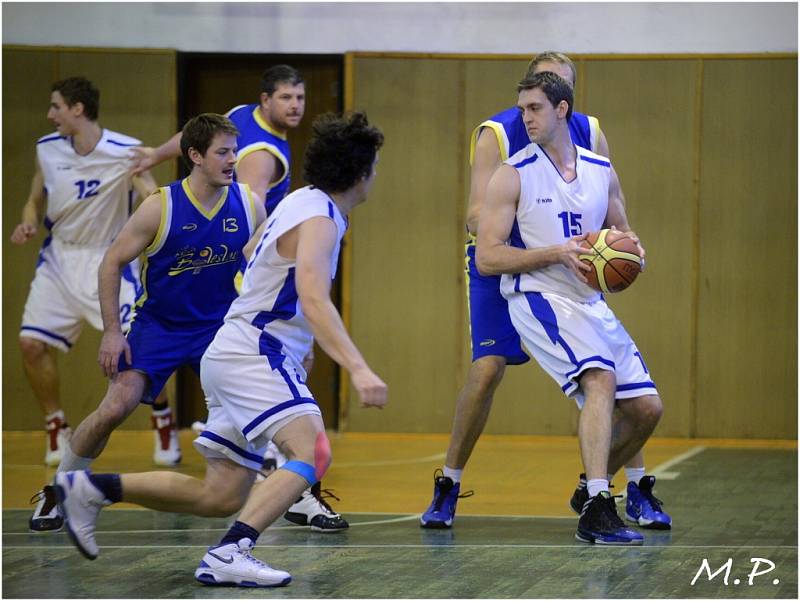 Basketbalisté Kutné Hory prohráli s Mladou Boleslaví B, 17. listopadu 2013.