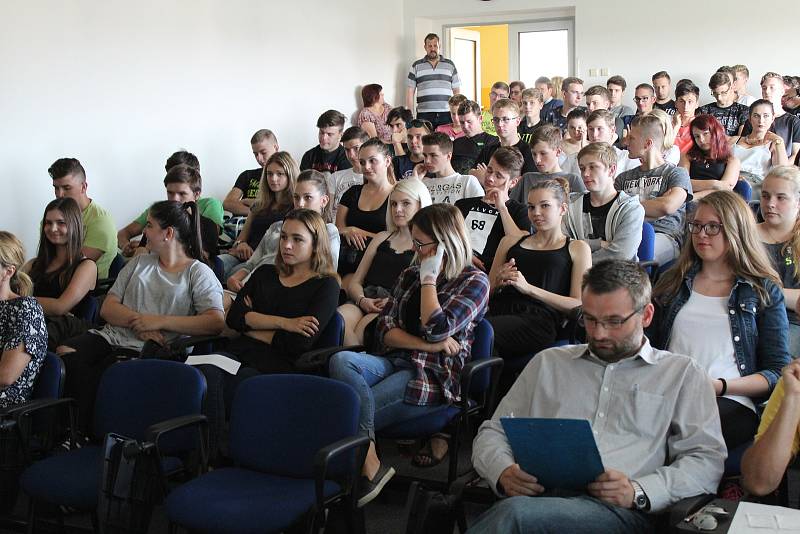 Díky projektu poznali studenti lépe město Čáslav i jeho široké okolí.