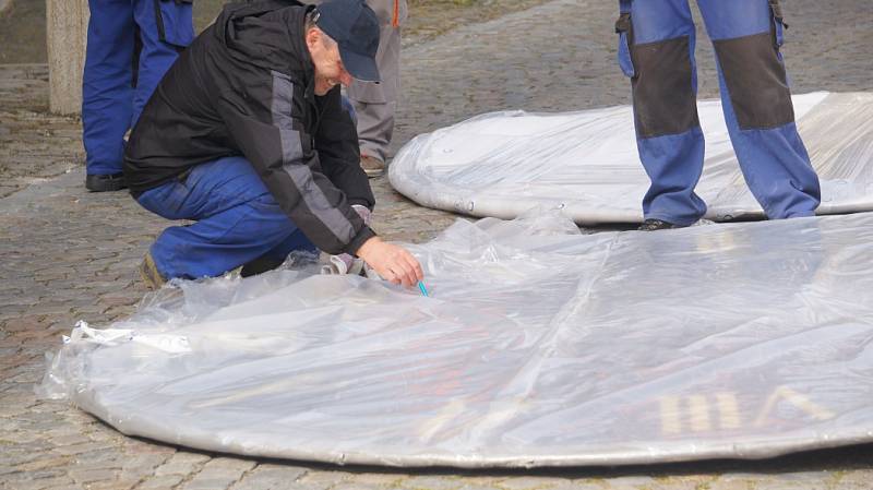 Instalace hodin na věž kostela sv. Jakuba