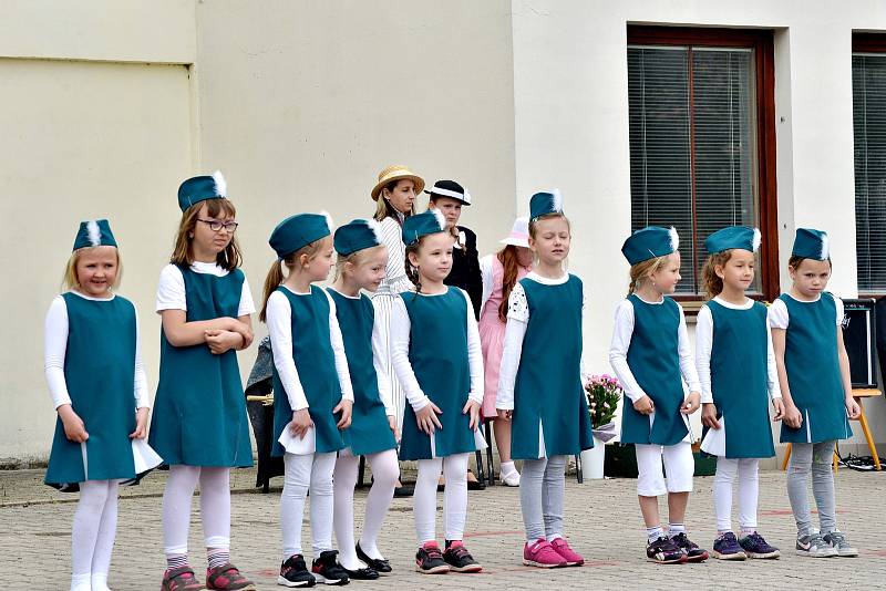 Prvomájový koncert pořádala Základní umělecká škola Uhlířské Janovice.