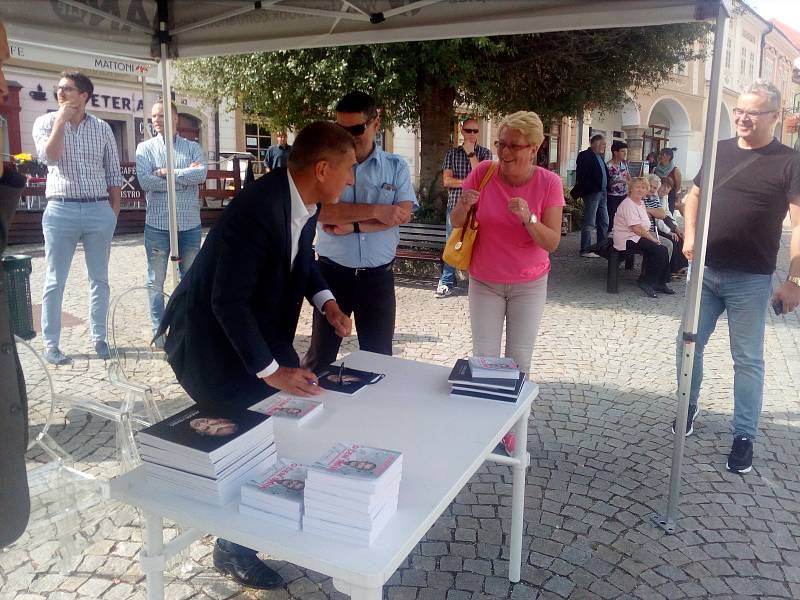 Andrej Babiš na náměstí v Kutné Hoře.