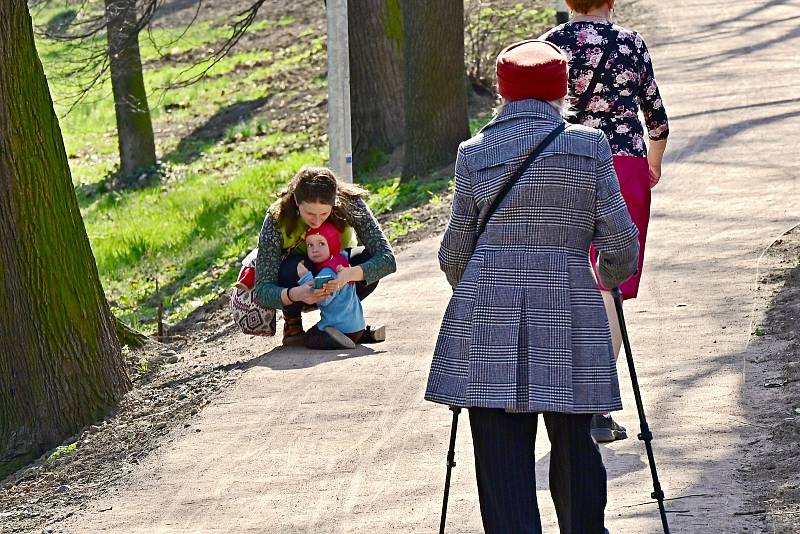 Na cyklostezce podél říčky Vrchlice v Kutné Hoře.