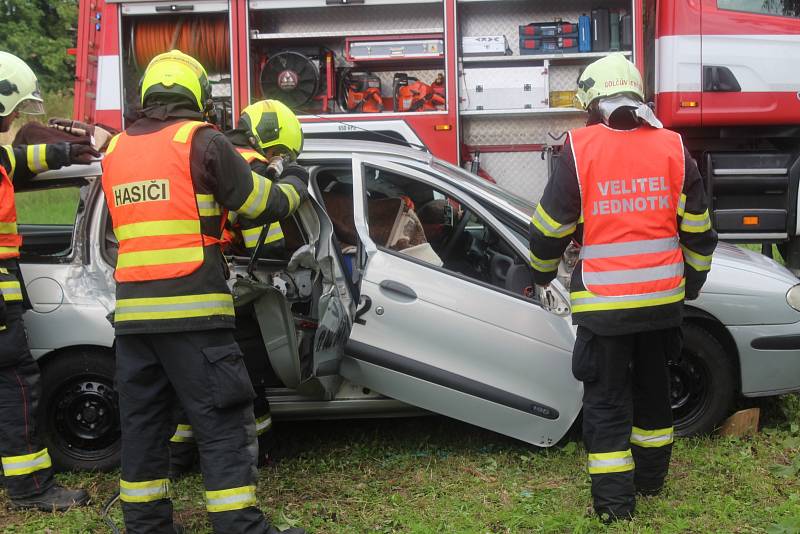 Z oslav 100 let od založení SDH Dobrovítov.