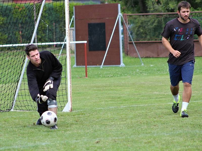 Z dvacátého ročníku Pukma Cupu, turnaje v malé kopané v Červených Janovicích.