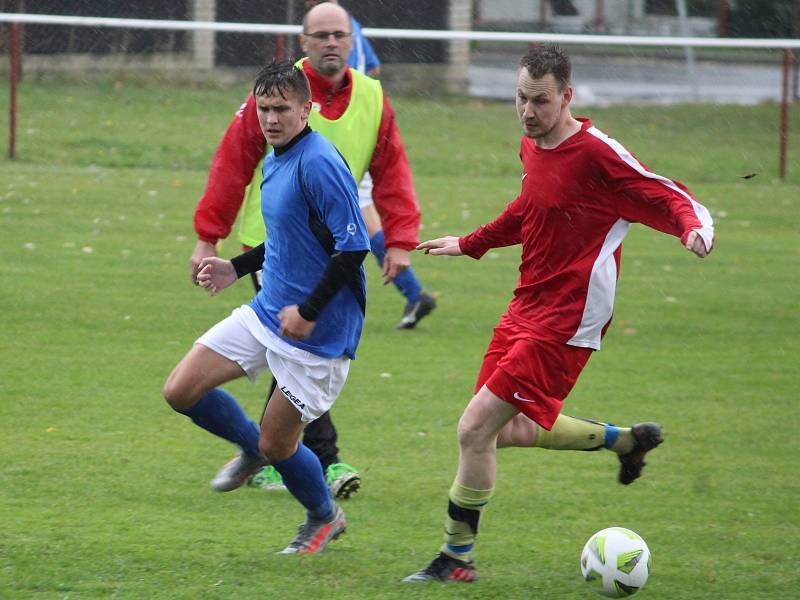 Fotbalová IV. třída, skupina B: TJ Sokol Červené Janovice B - TJ Jiskra Zruč nad Sázavou B 5:7 (3:2).