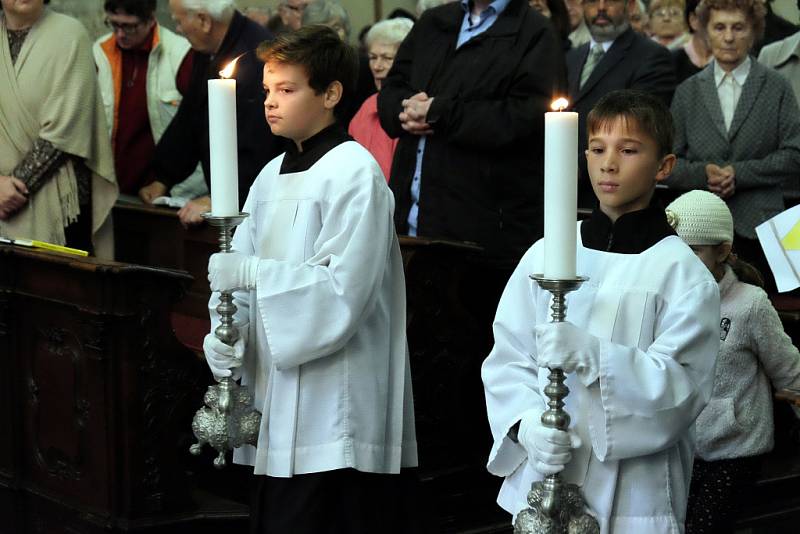 Nový zvon se rozezněl v neděli po mši, odpoledne odstartoval Běh pro zvon