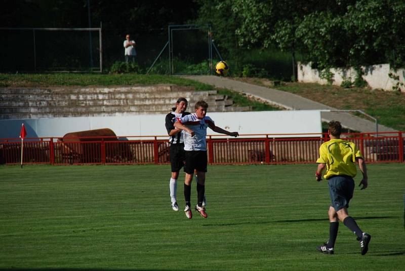 Z utkání I. A třídy sk. B K. Hora - Mn. Hradiště 1:2, neděle 24. května 2009