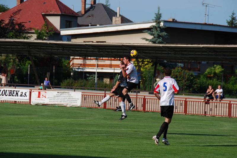 Z utkání I. A třídy sk. B K. Hora - Mn. Hradiště 1:2, neděle 24. května 2009