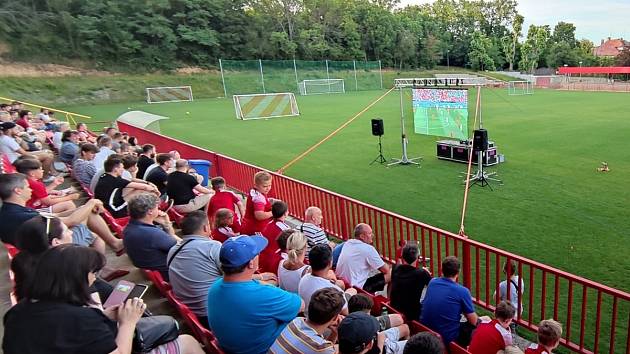 Velkoplošná projekce na fotbalovém stadionu Sparty Kutná Hora v Lorci.
