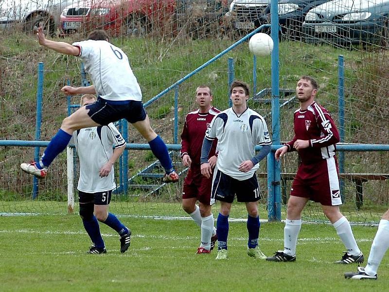 Fotbal: Sázava - Malín, 10. 4. 2010