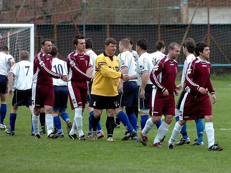 Fotbal: Sázava - Malín, 10. 4. 2010