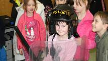 Děti z Mateřské školy Uhlířské Janovice, ze třídy Koťátka, navštívily policisty
