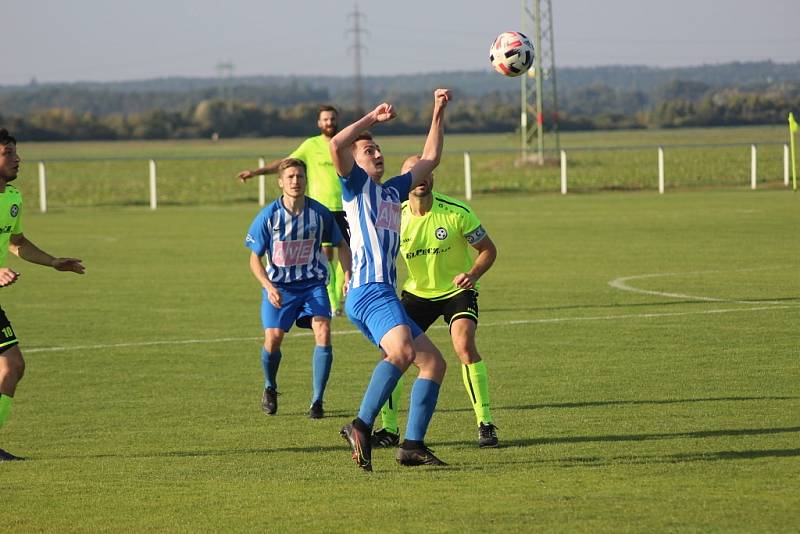 Z fotbalového utkání I.A třídy Hlízov - Čáslav B