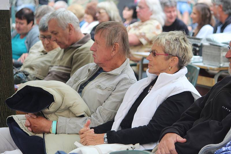 Ve Vlašském dvoře se odehrál festival Kutnohorská Kocábka.