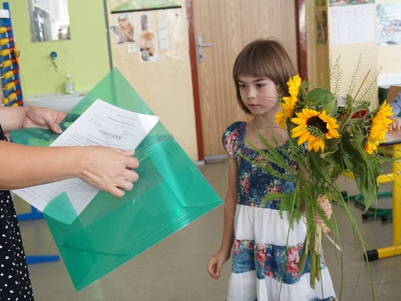 Předávání vysvědčení na Základní škole Jana Palacha v Kutné Hoře