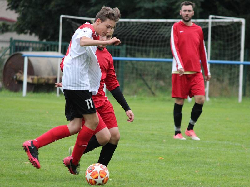 Fotbalová IV. třída, skupina B: SK Zbraslavice B - TJ Jiskra Zruč nad Sázavou B 3:0 (1:0).